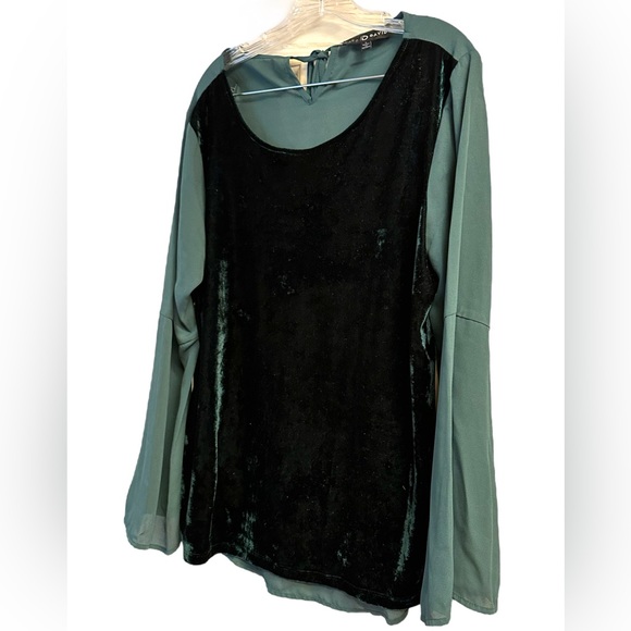 Fred David Top Sheer Bell Sleeves with Soft Plush Front Size L 12/14 - Picture 4 of 13